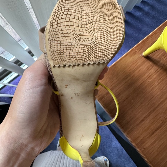 Steve Madden beige and yellow stiletto sandals sz 7 - Picture 2 of 3